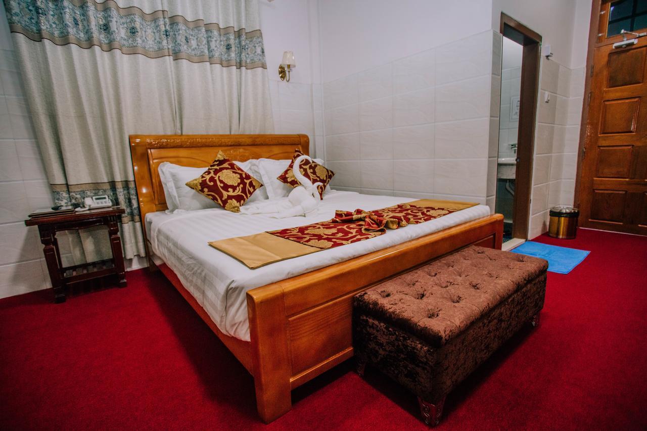 Amber Palace Hotel Myitkyinā Extérieur photo