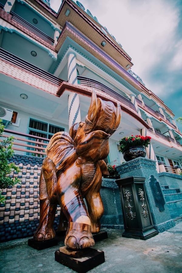 Amber Palace Hotel Myitkyinā Extérieur photo