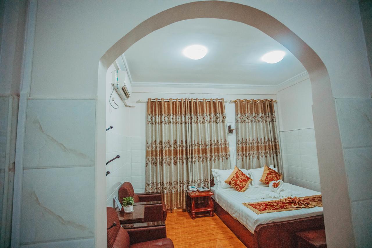 Amber Palace Hotel Myitkyinā Extérieur photo