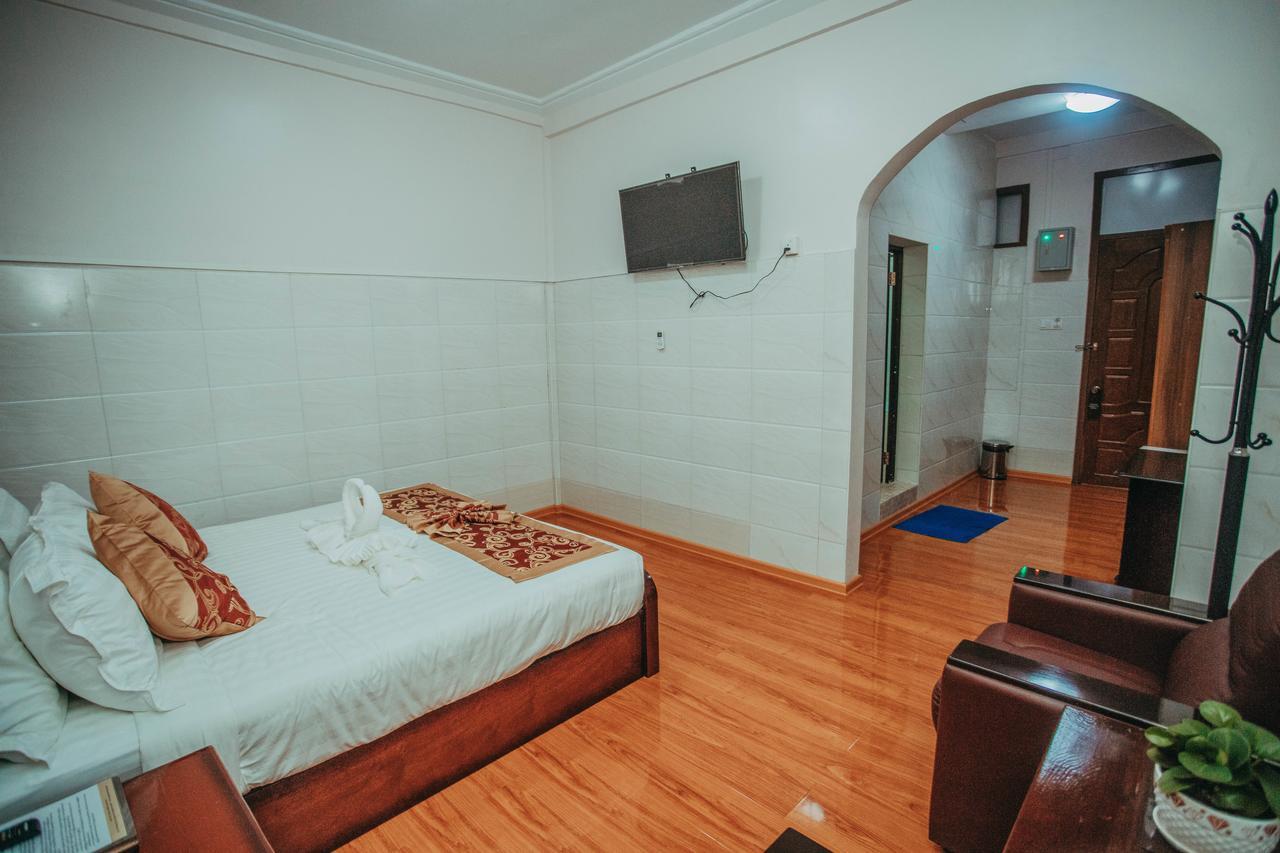 Amber Palace Hotel Myitkyinā Extérieur photo