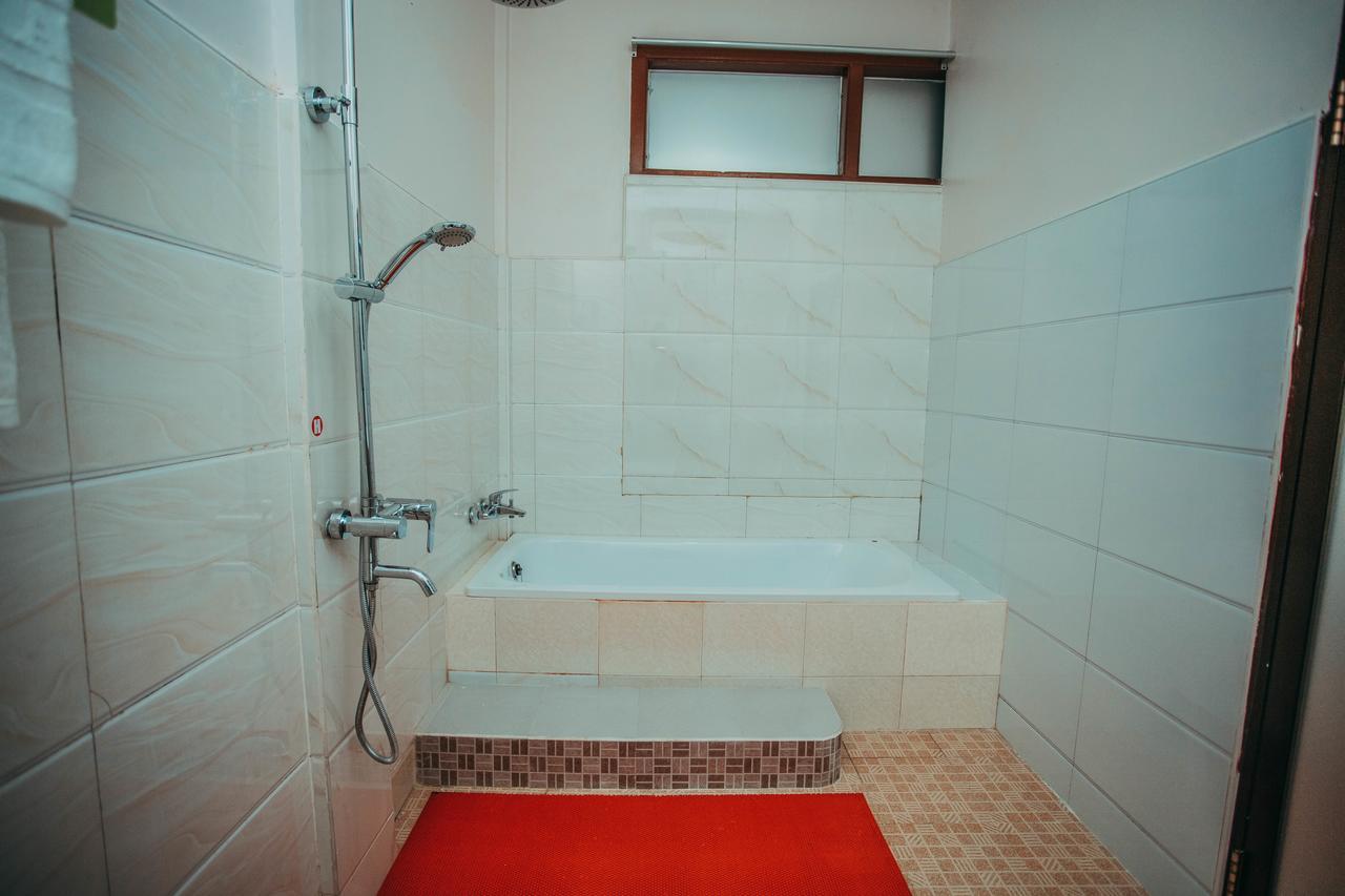 Amber Palace Hotel Myitkyinā Extérieur photo