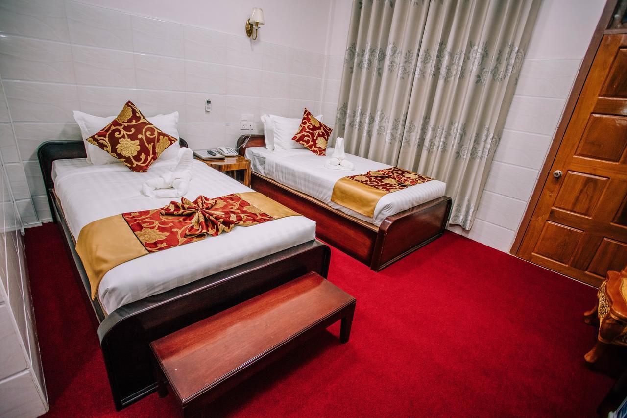 Amber Palace Hotel Myitkyinā Extérieur photo