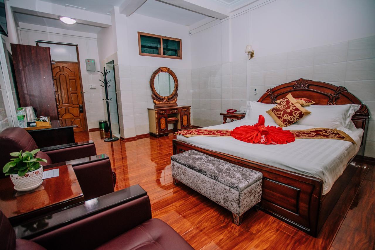 Amber Palace Hotel Myitkyinā Extérieur photo